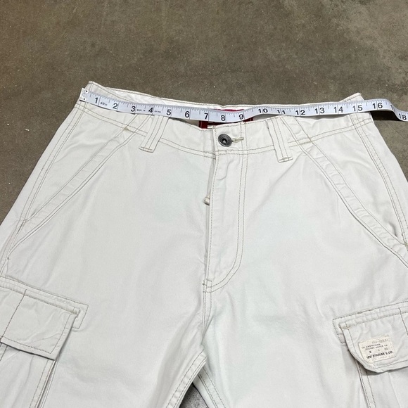 Vintage Y2K Levi's Faded Grunge Baggy Cargo Shorts - Picture 9 of 12